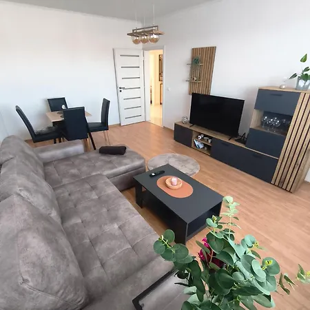 - 3 Izbovy Διαμέρισμα *